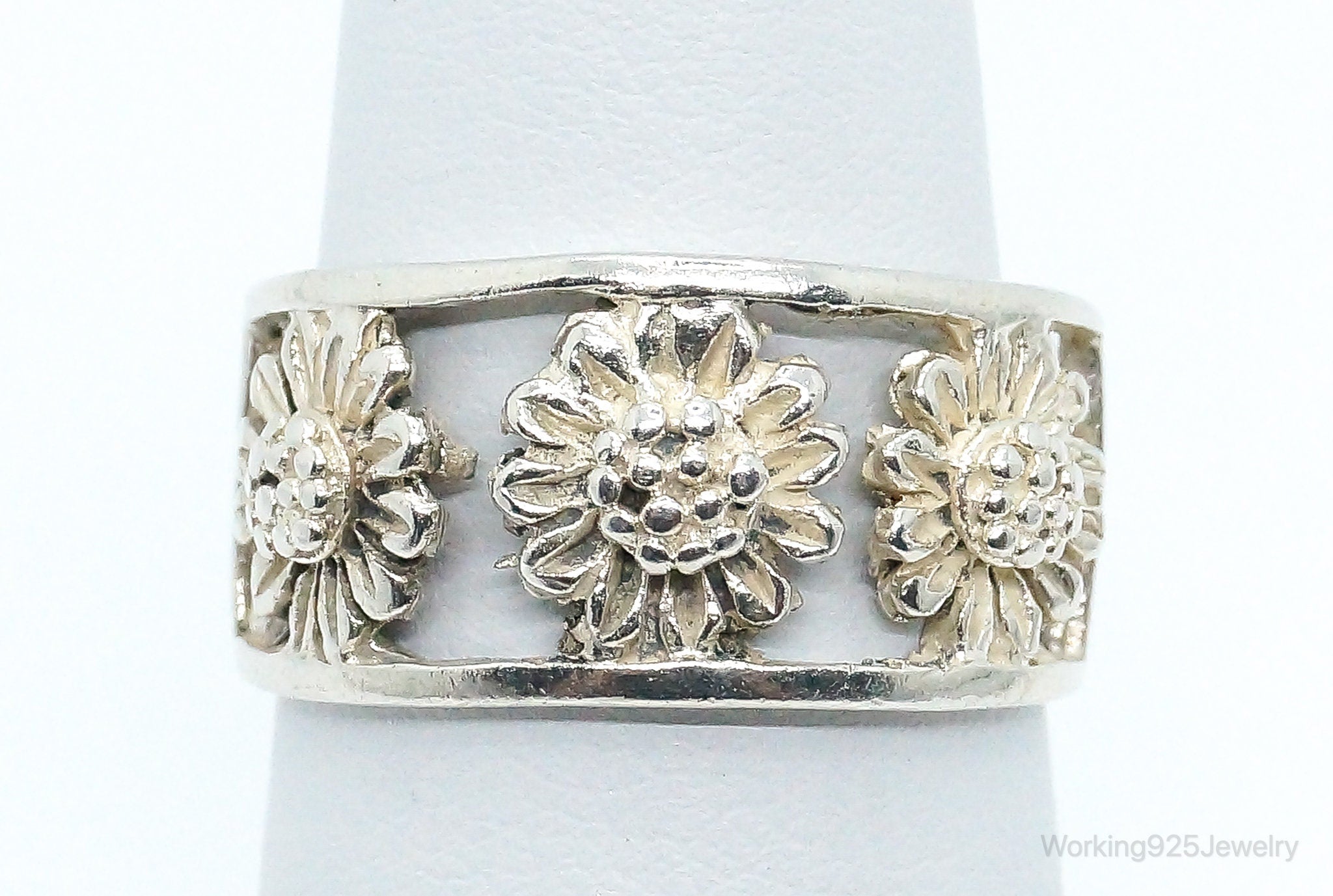 Vintage Flowers Cut Out Sterling Silver Band Ring - Size 6.5