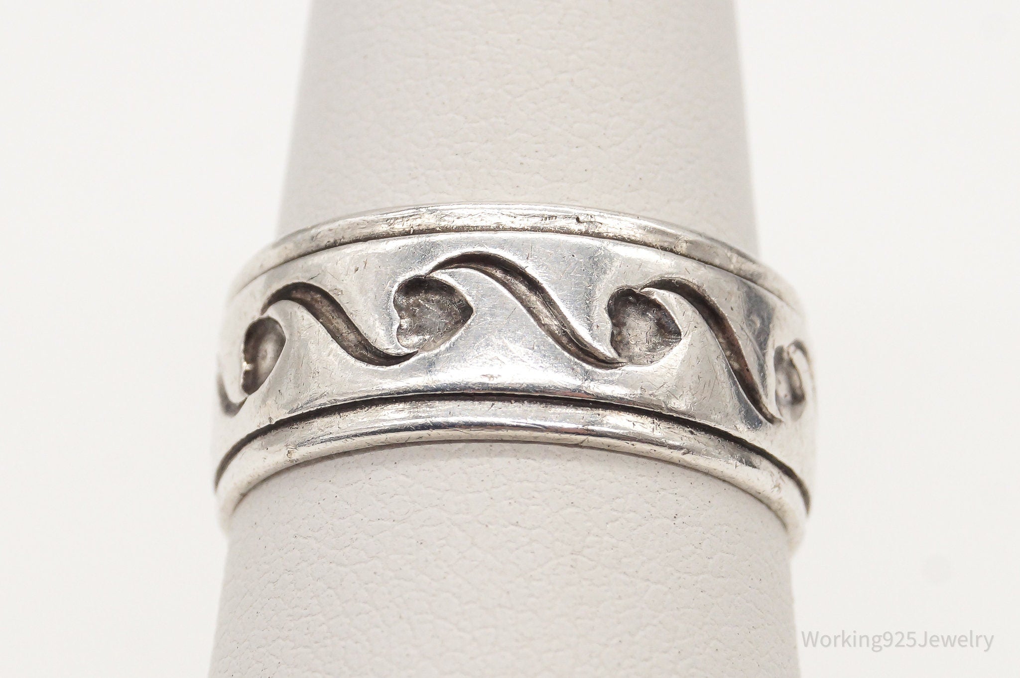 Antique Designer Vargas Hearts Pattern Sterling Silver Band Ring - Size 7