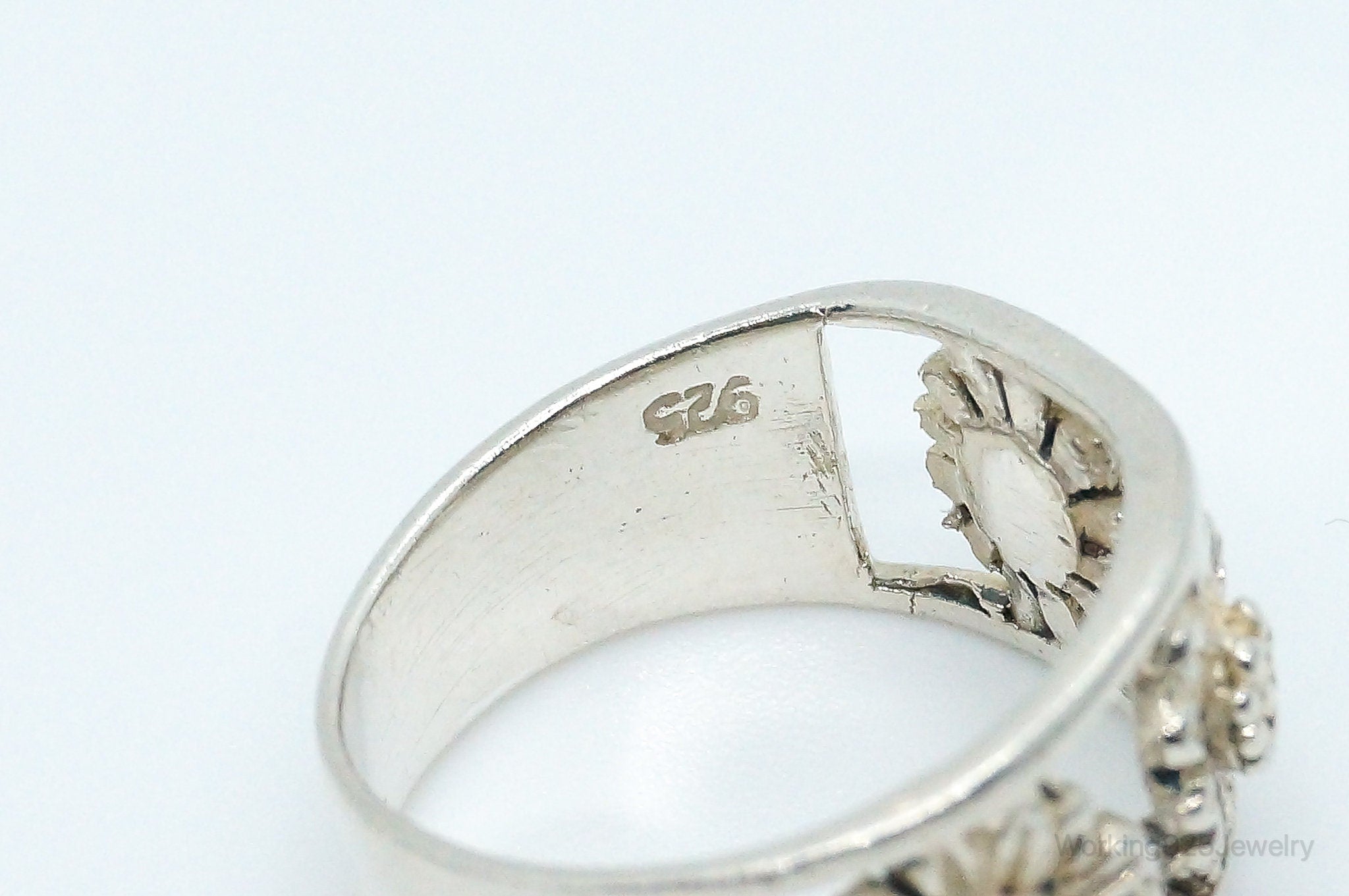 Vintage Flowers Cut Out Sterling Silver Band Ring - Size 6.5