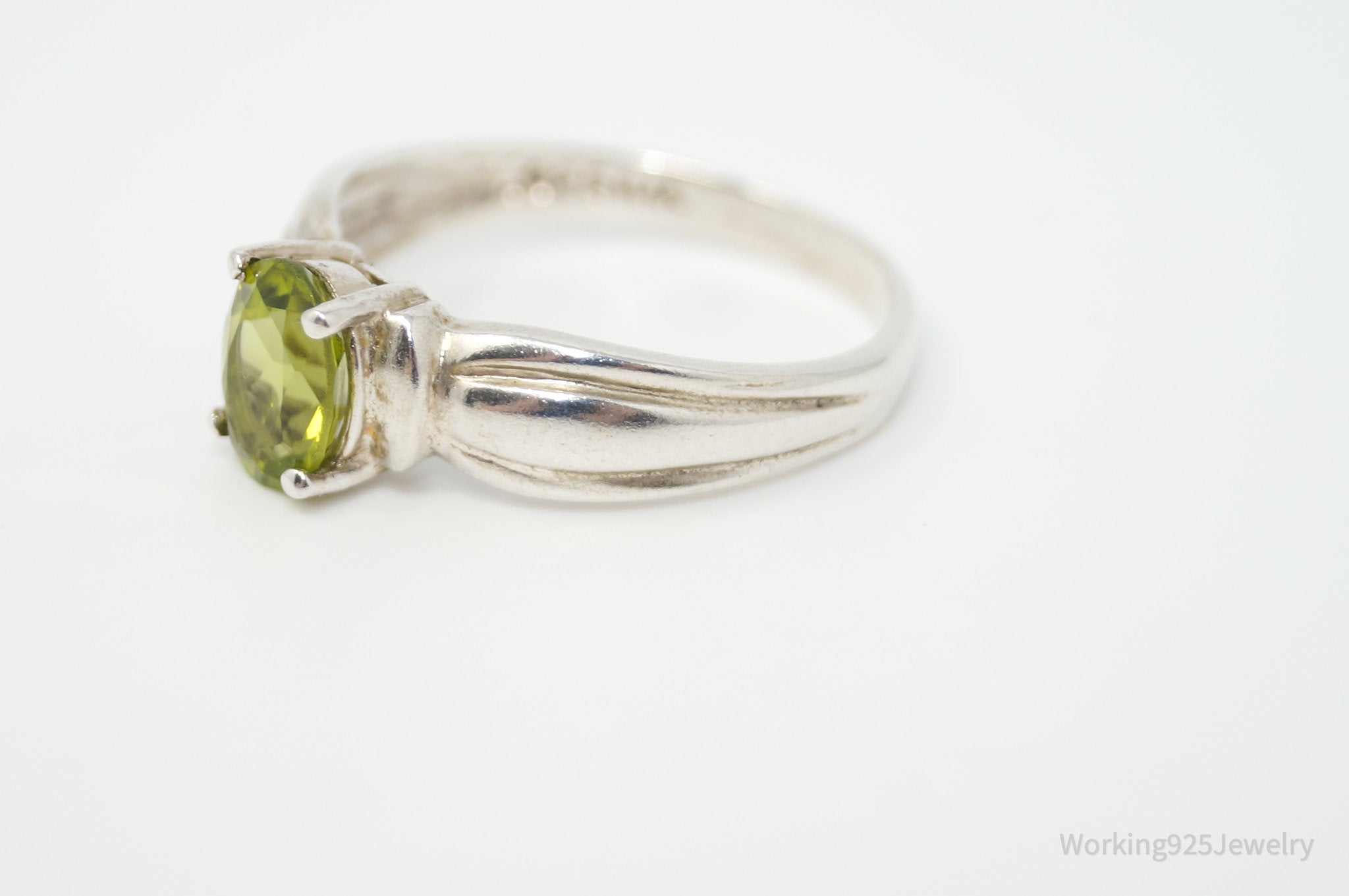 Vintage Green Peridot Sterling Silver Ring - Size 9