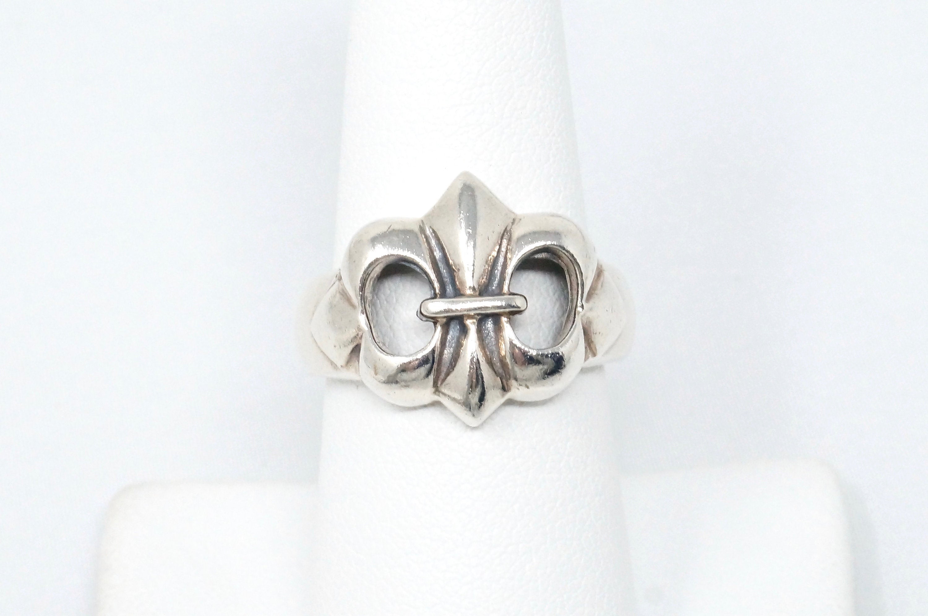 Reserved* Lovely Vintage Royal Fleur De Lis Sterling Silver Ring - Size 7.75 -775531364