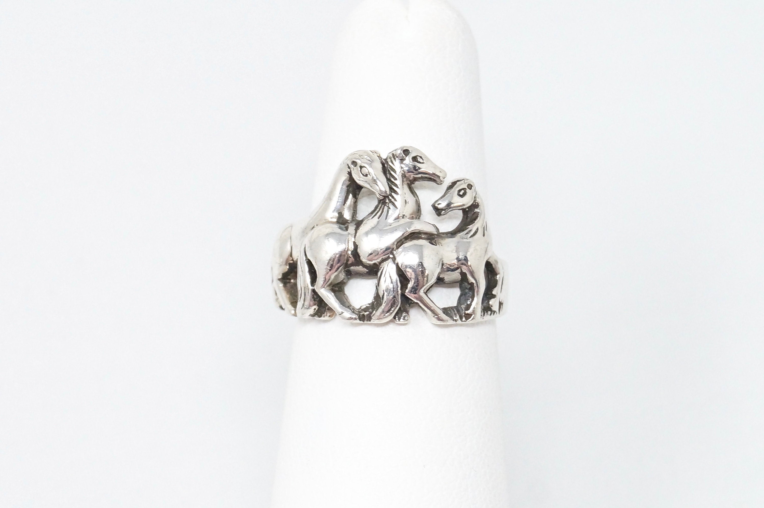 Beautiful Vintage Horse Lover Sterling Silver Ring - Size 4.5