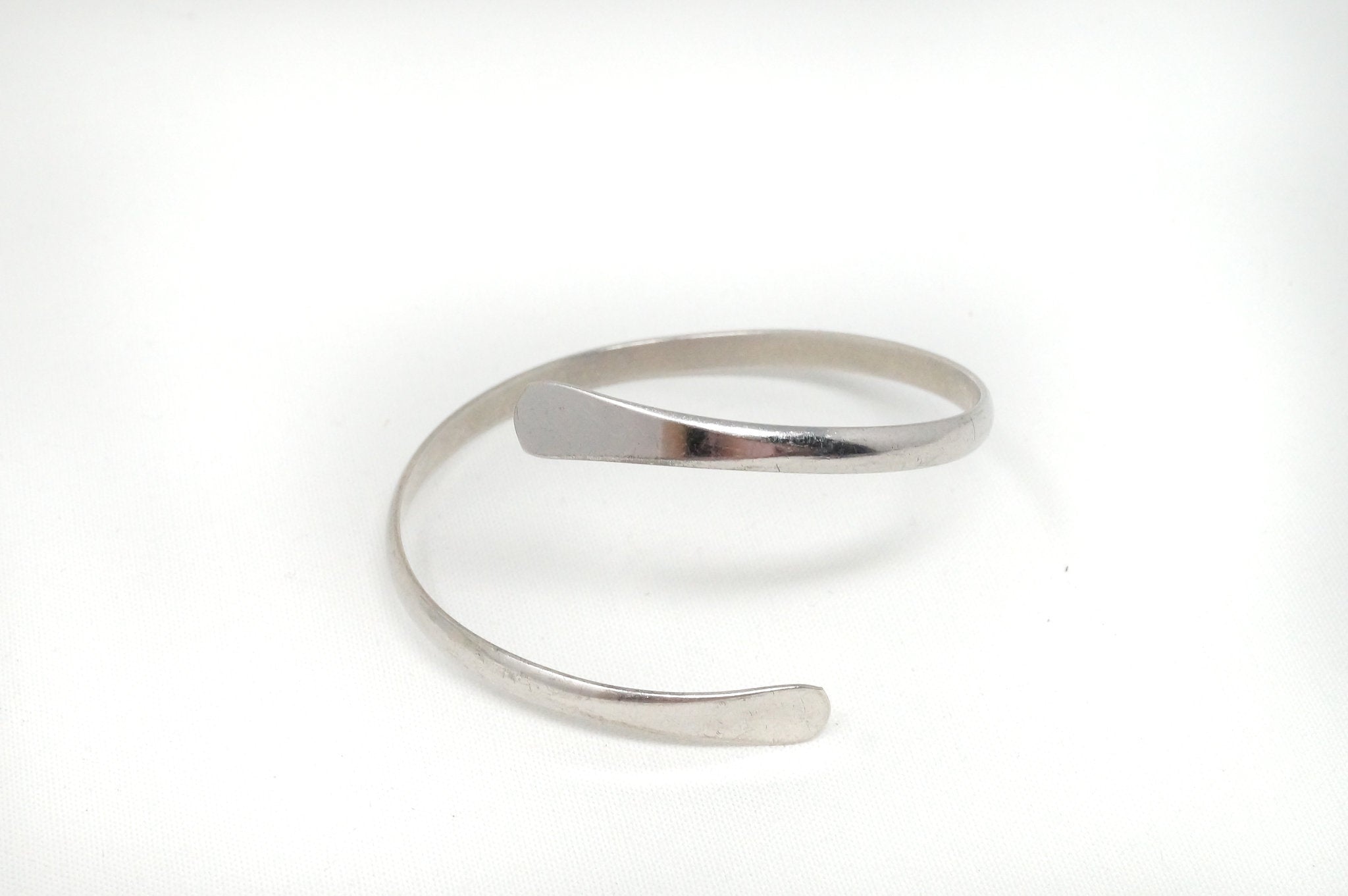 Vintage Designer Beau Modernist Sterling Silver Bangle Wrap Adjustable Bracelet