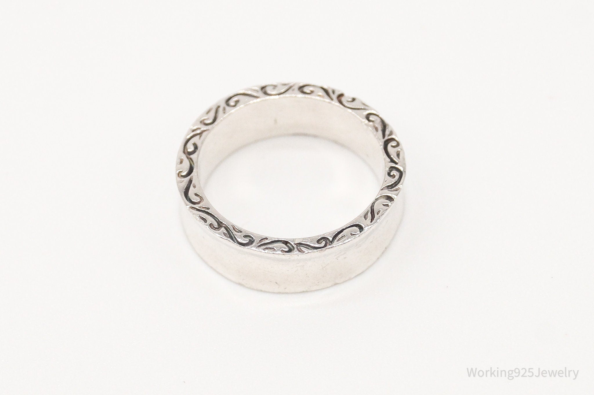 Designer Fanash Silver Band Ring - Size 5.75