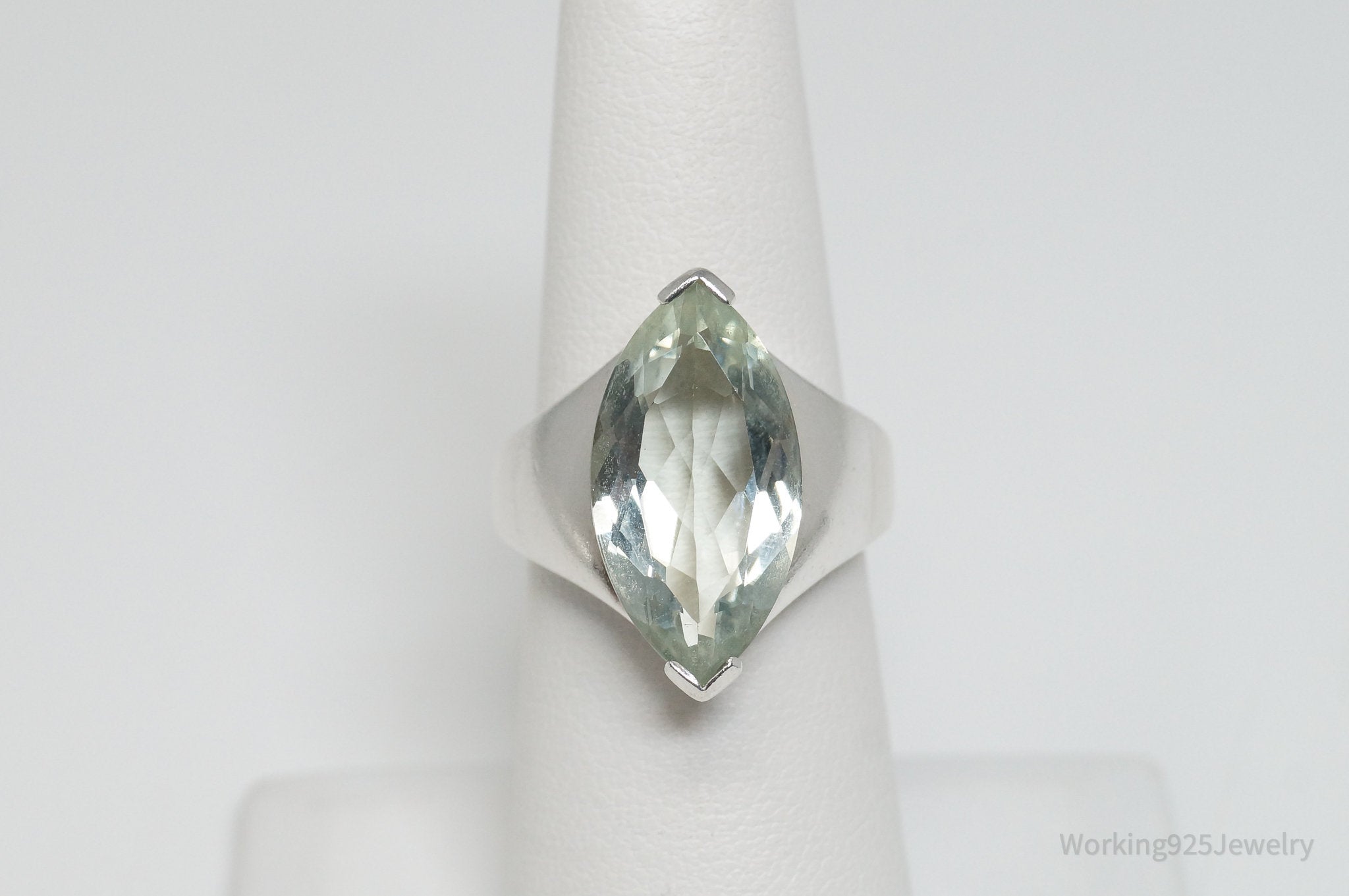 Vintage Designer Pale Green Gemstone Sterling Silver Ring - Sz 6