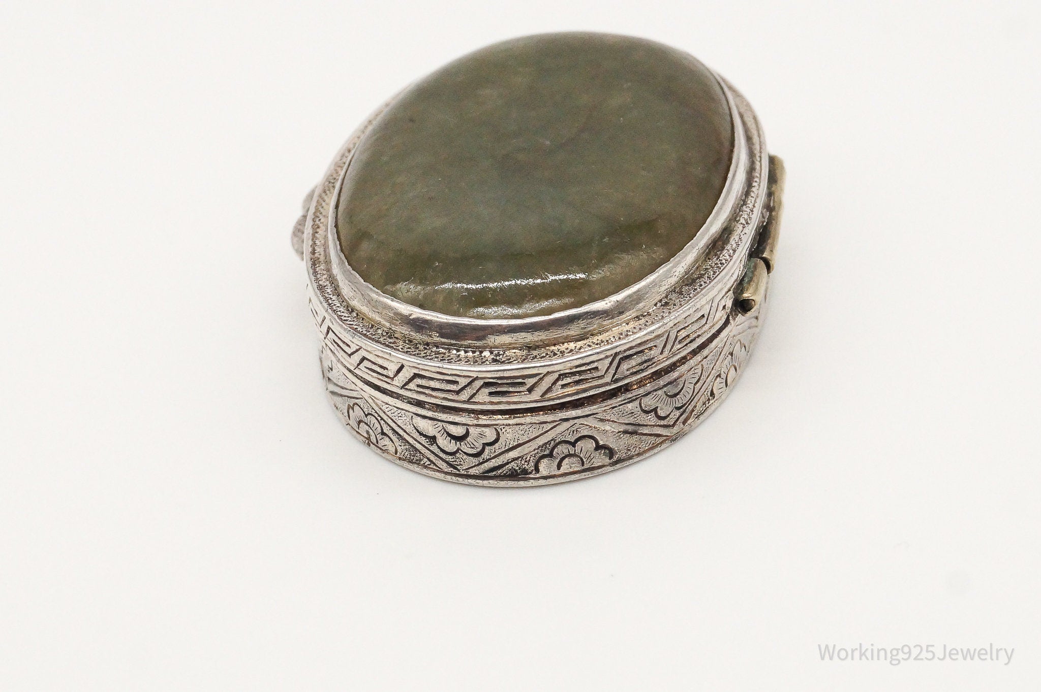 Antique Chinese Green Stone Sterling Silver Floral Etched Pill Snuff Beauty Box