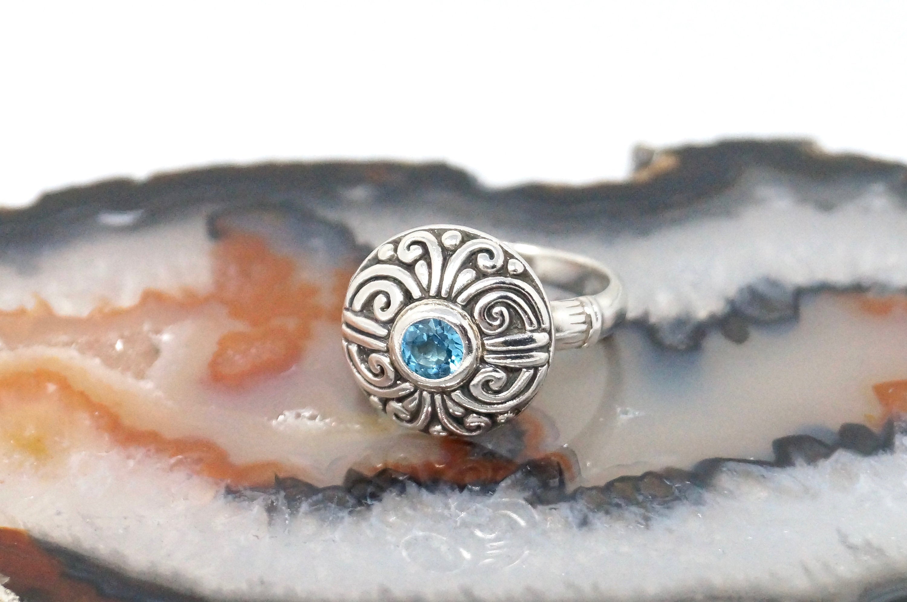 Vintage Balinese Style Blue Topaz Dome Swirl Scroll Sterling Silver Ring Size 8