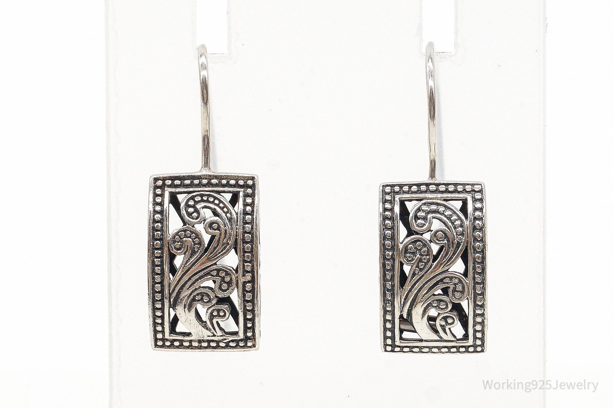 Designer Silpada Retired Paisley Sterling Silver Earrings