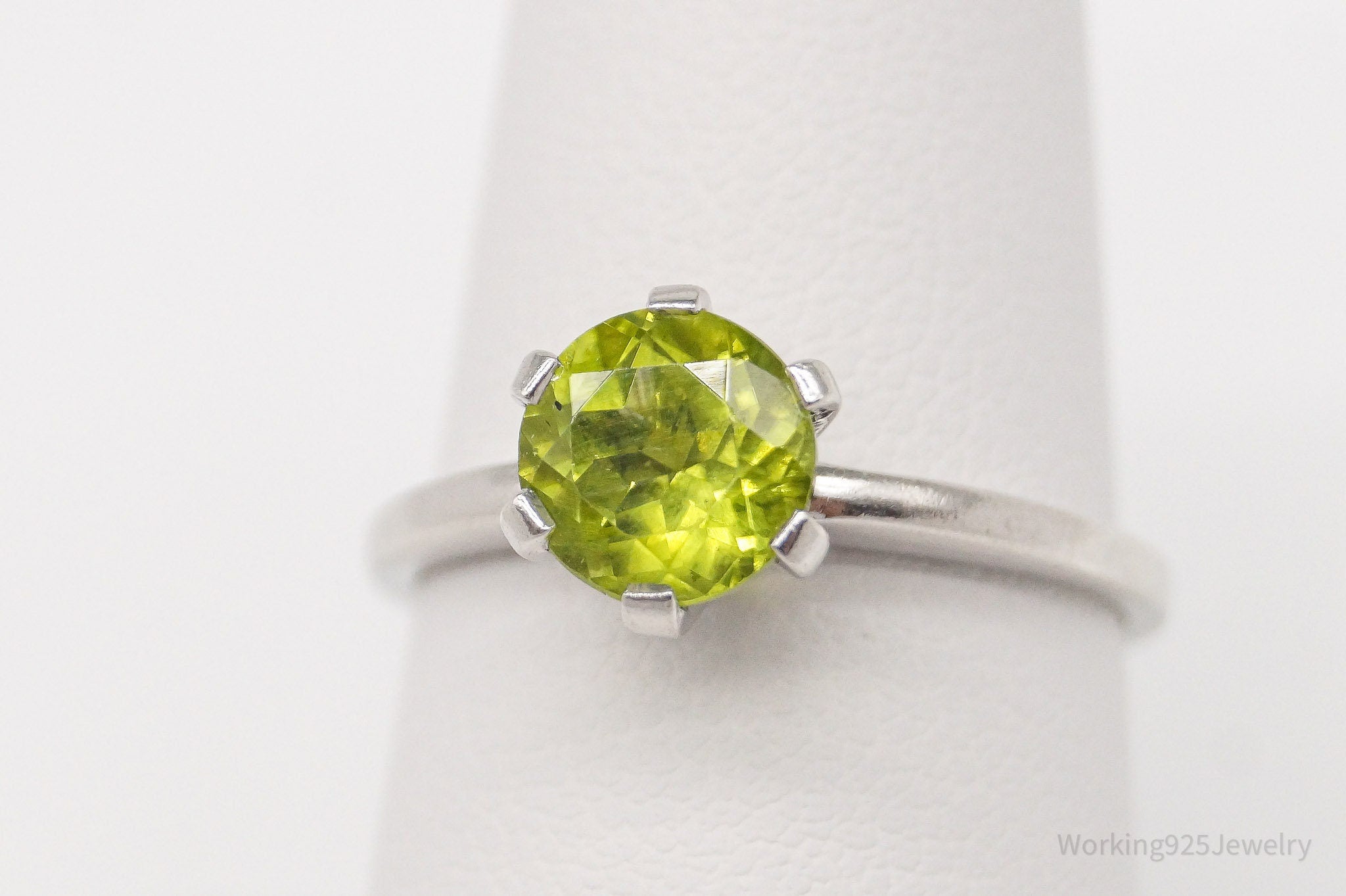 Vintage Green Peridot Sterling Silver Ring - Size 8