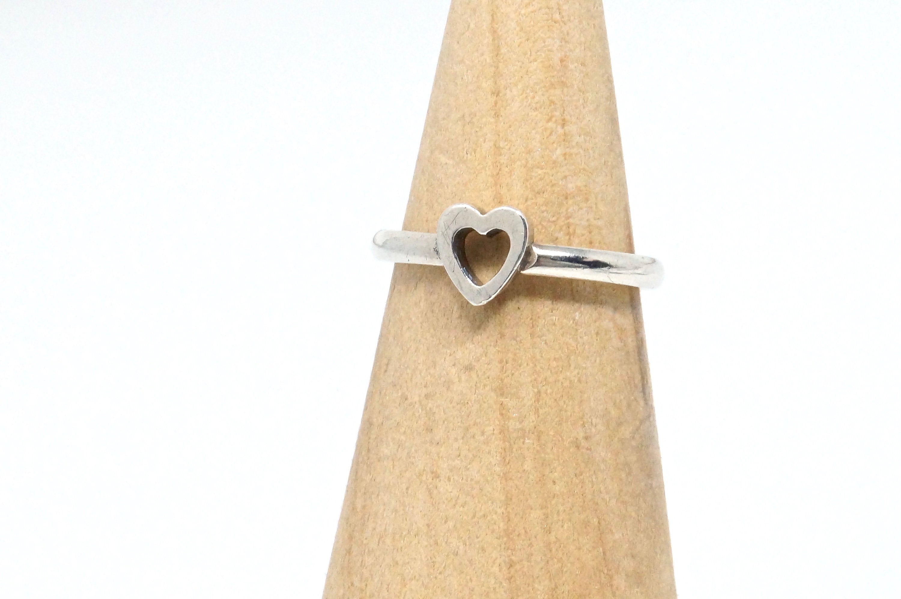 Vintage Designer BEAU Lovely Open Heart Modernist Sterling Silver Ring - Size 5