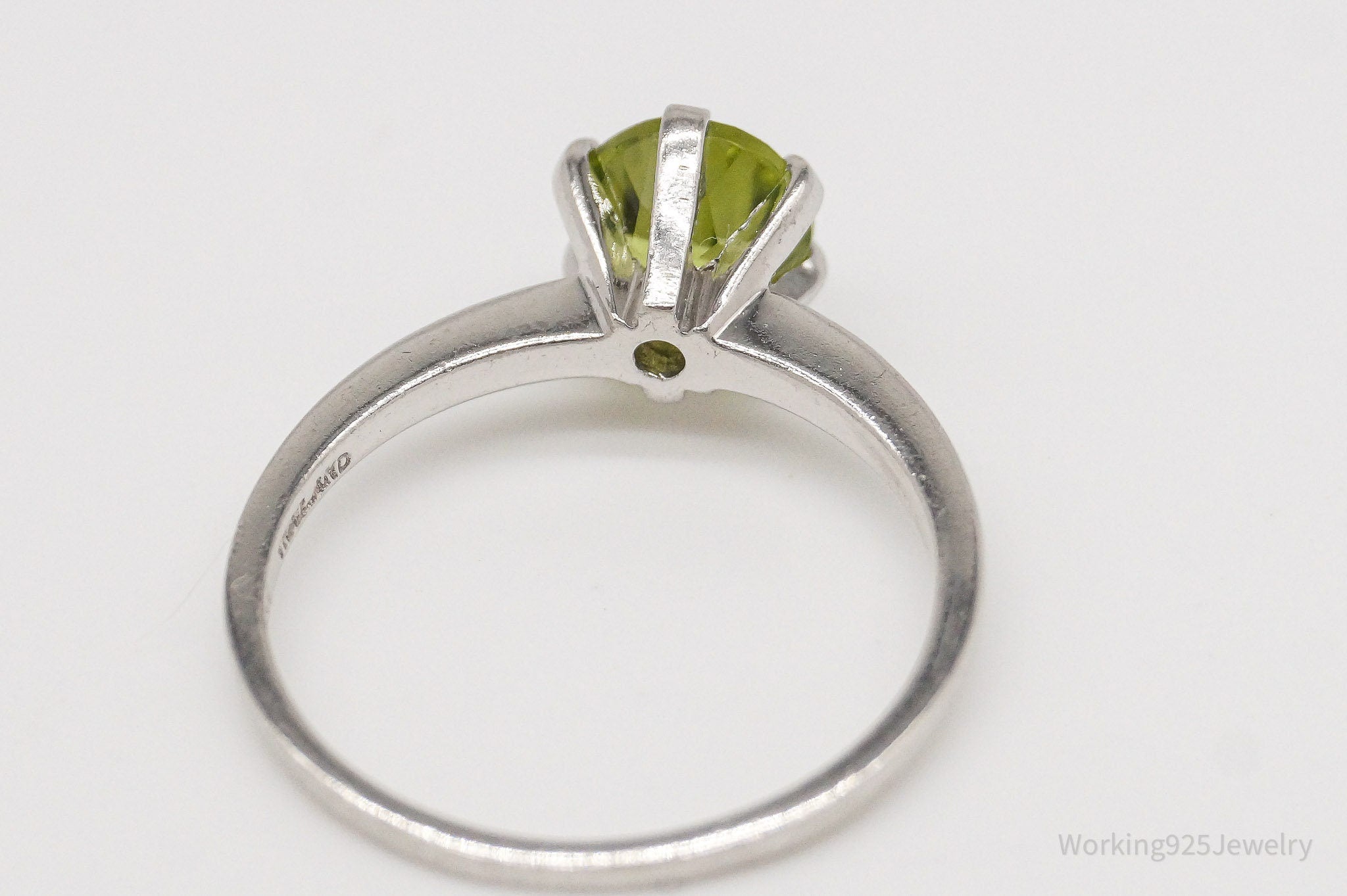 Vintage Green Peridot Sterling Silver Ring - Size 8