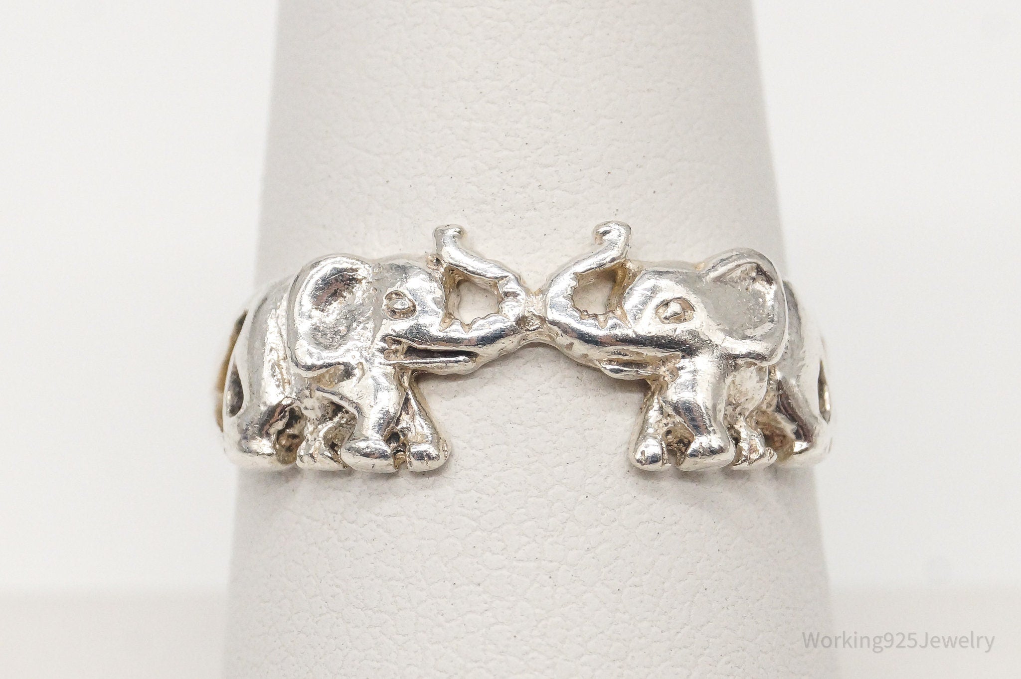 Vintage Elephants Good Luck Sterling Silver Band Ring - Size 7.75