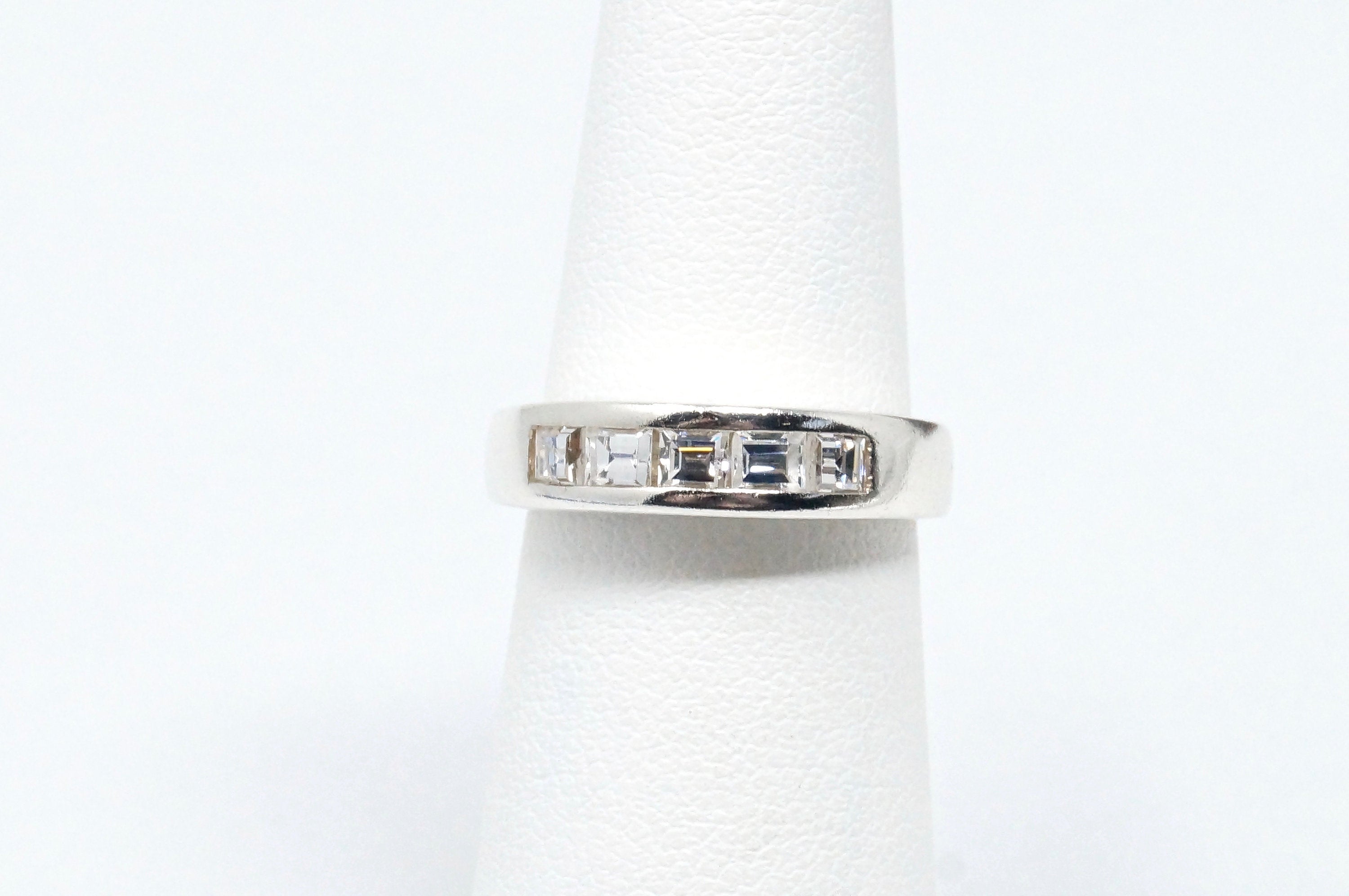 Lovely Vintage Cubic Zirconia Stones Sterling Silver Band Ring - Size 5