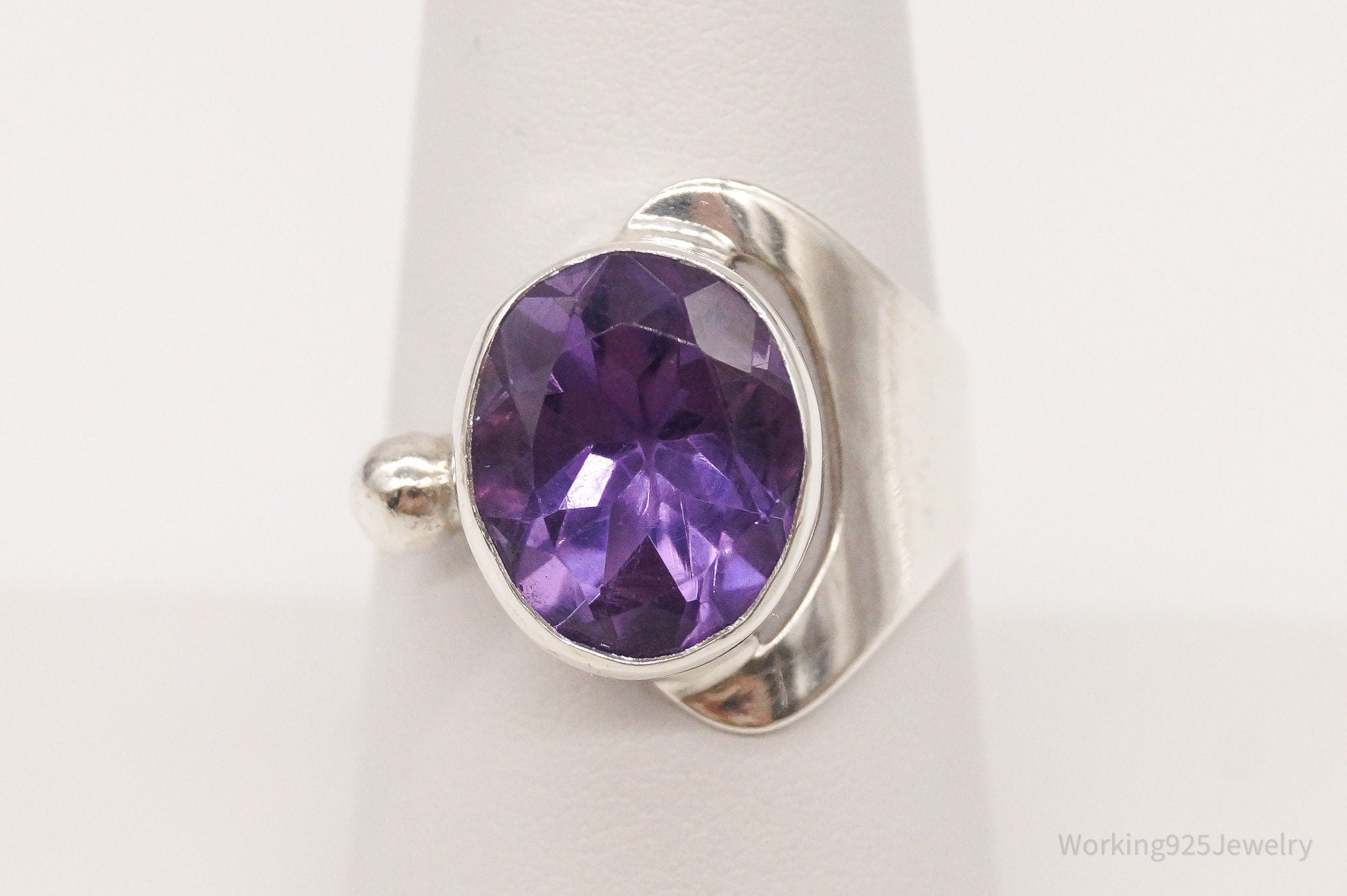 Vintage Amethyst Modernist Sterling Silver Ring - Size 8