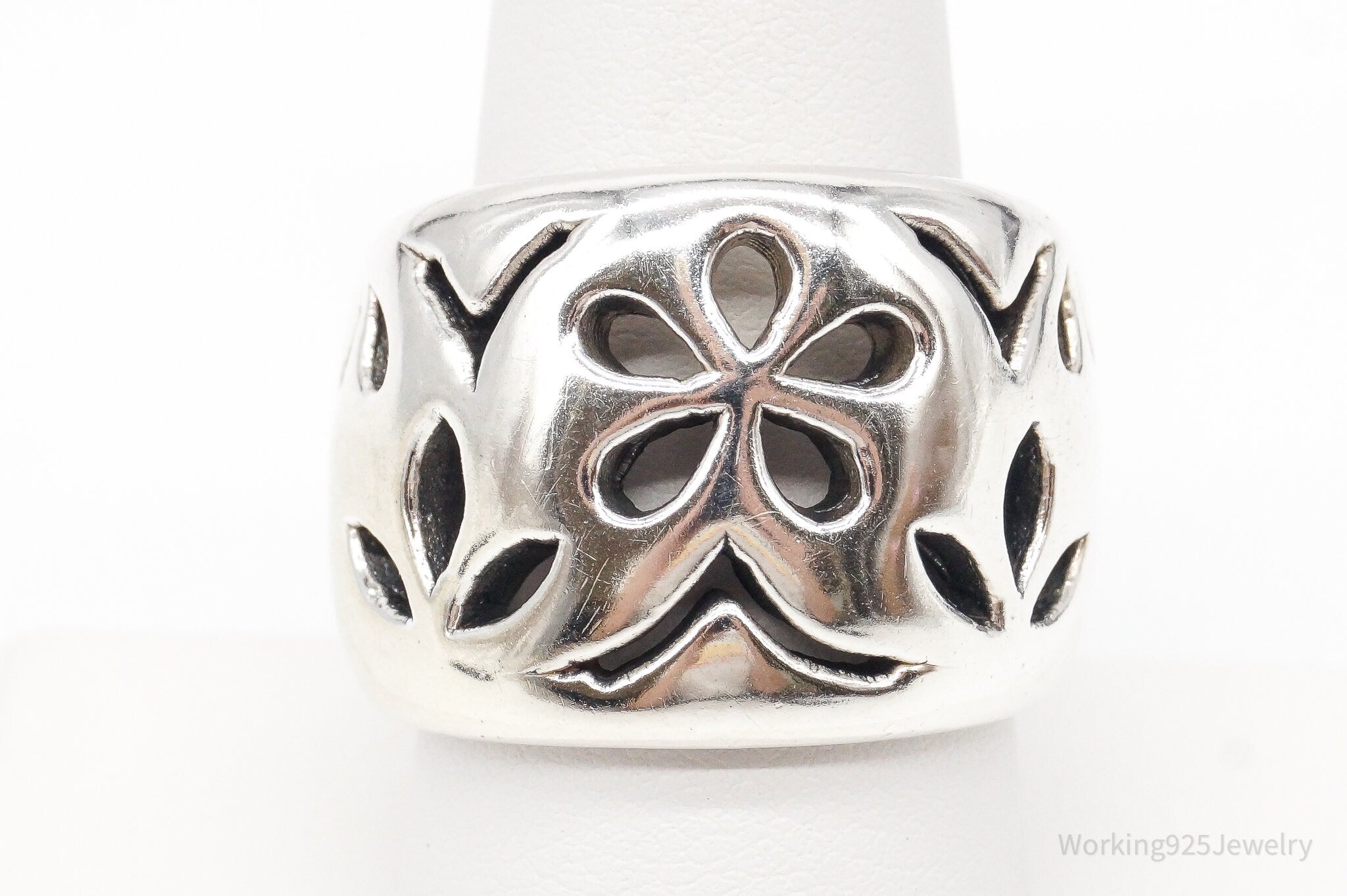 Vintage Cut Out Flowers Sterling Silver Band Ring - Size 9