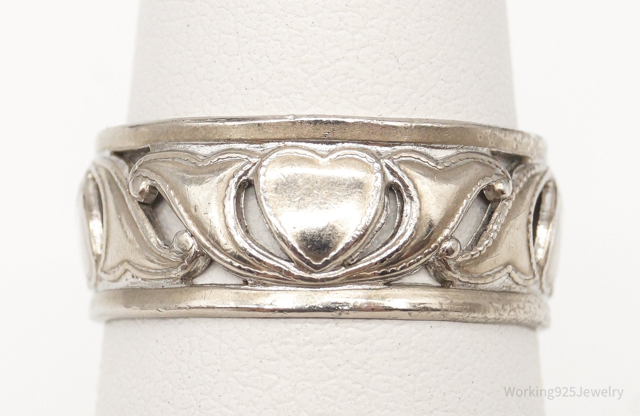 Antique Hearts Sterling Silver Band Ring - Size 6.25