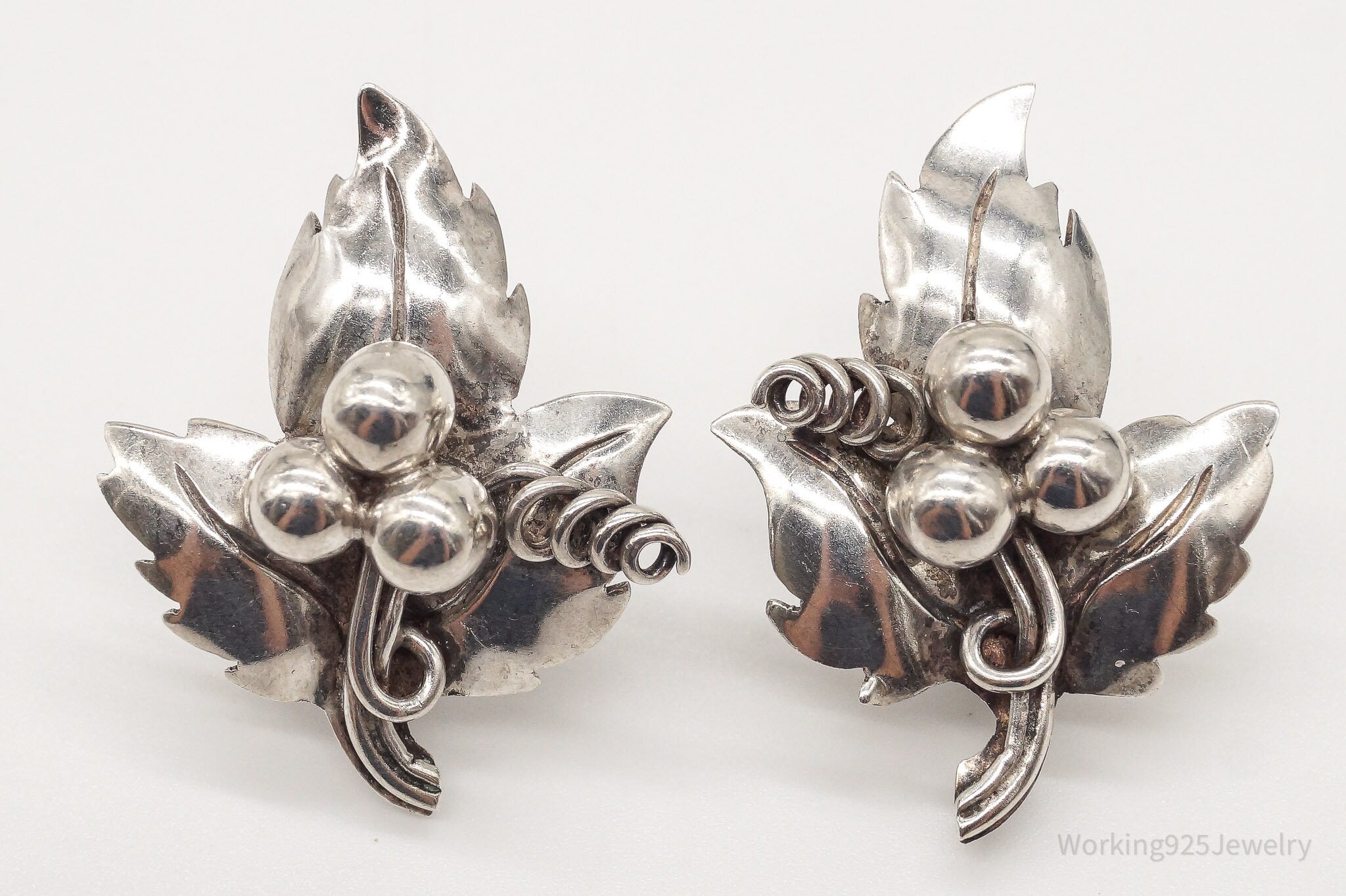 Rare Vintage Mexico Artisan Quinto Leaves Sterling Silver Screw Back Earrings