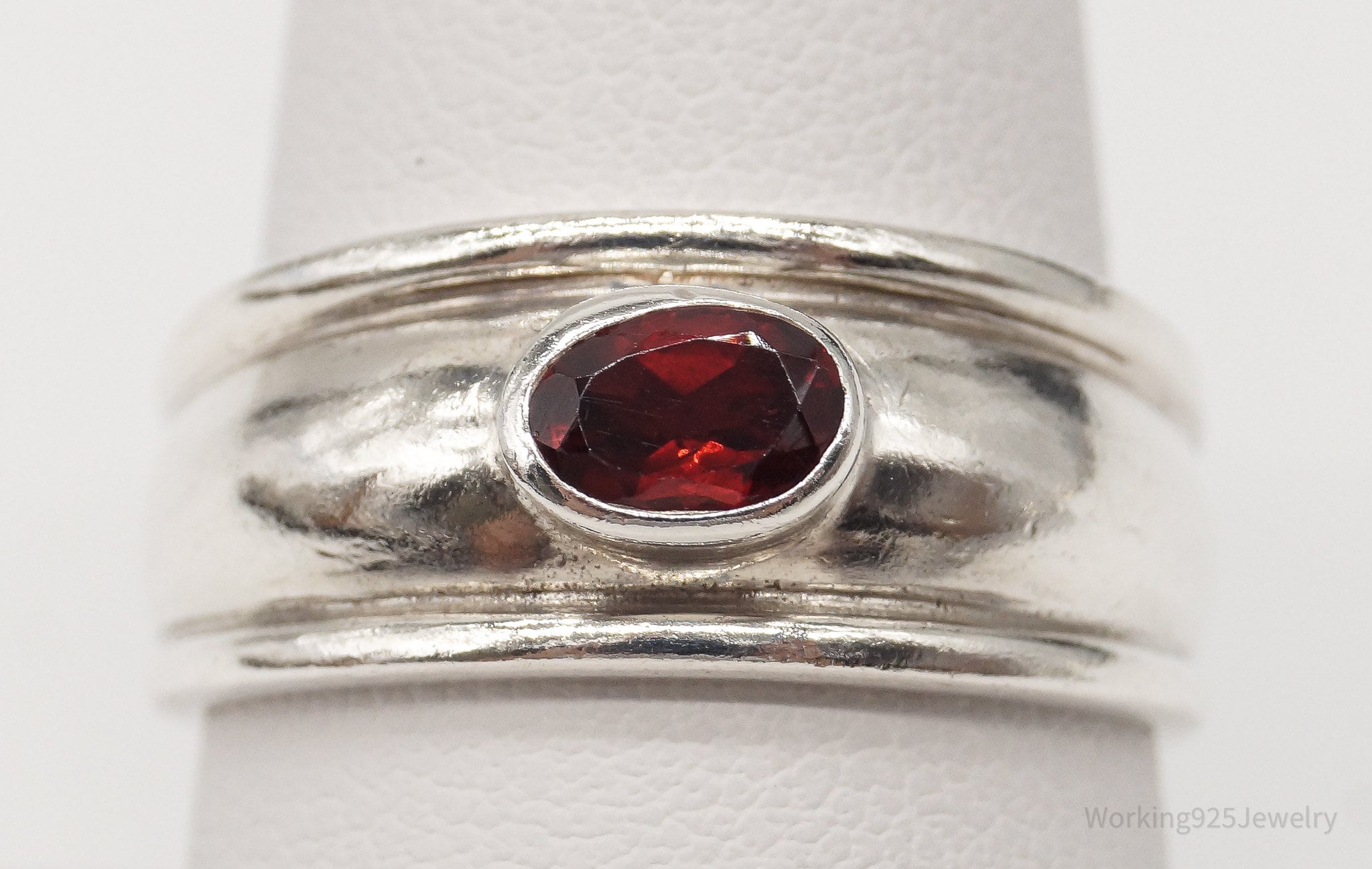 Vintage Garnet Sterling Silver Band Ring - Size 8.75