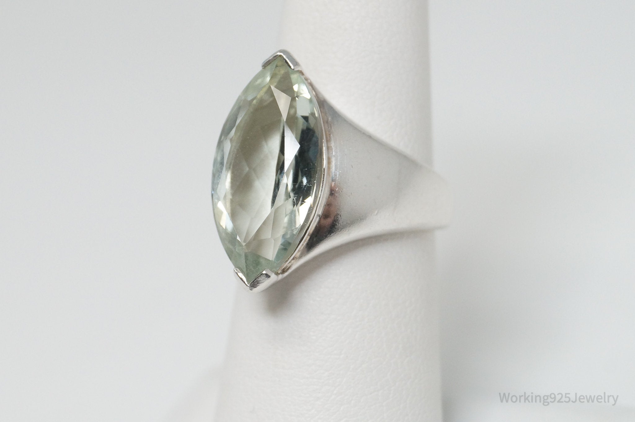 Vintage Designer Pale Green Gemstone Sterling Silver Ring - Sz 6