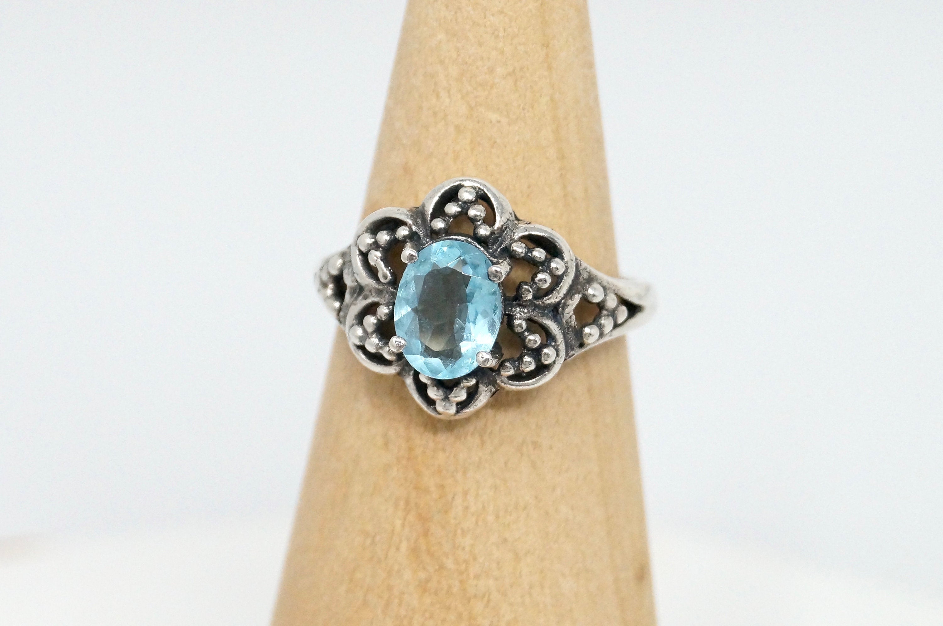 Vintage Art Deco Blue Topaz Flower Burst Cut Out Sterling Silver Ring Size 6.25