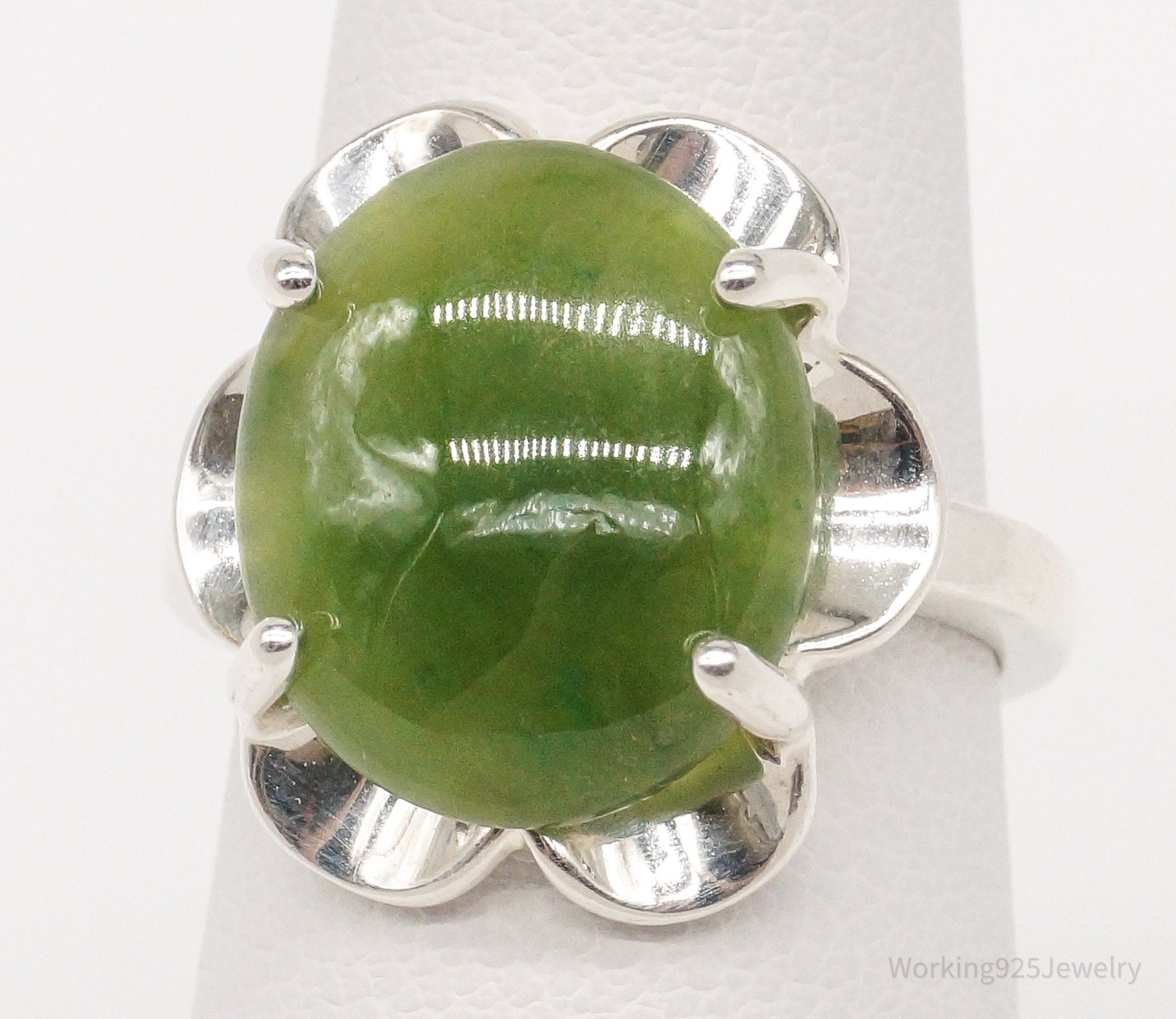 Vintage Green Jade Sterling Silver Ring - Size 4.75