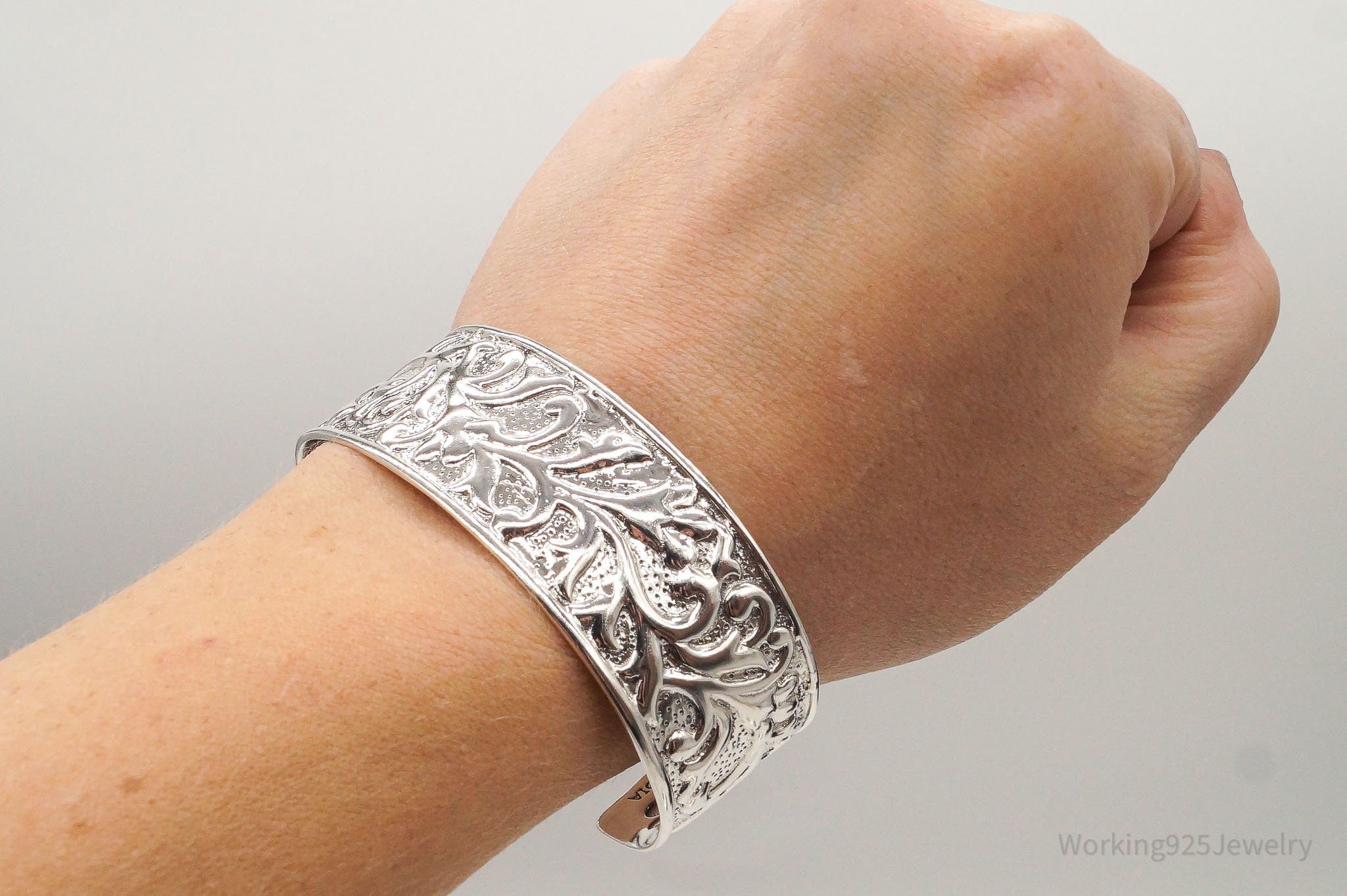 Vintage Designer Silpada Ahead Of The Curve Sterling Silver Cuff Bracelet