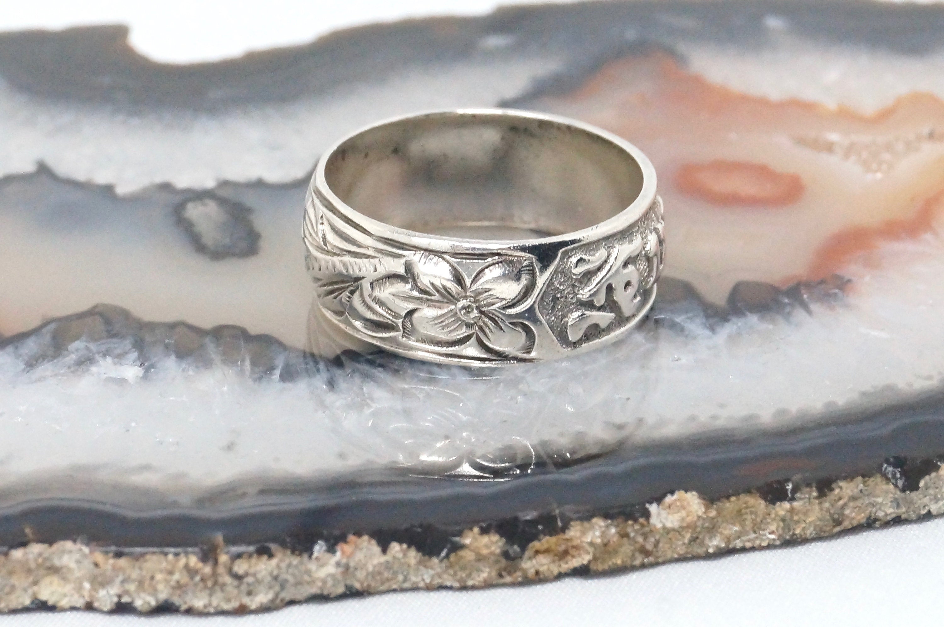 Beautiful Vintage Art Nouveau Motif Floral Swirl Sterling Silver Band Ring Sz 8