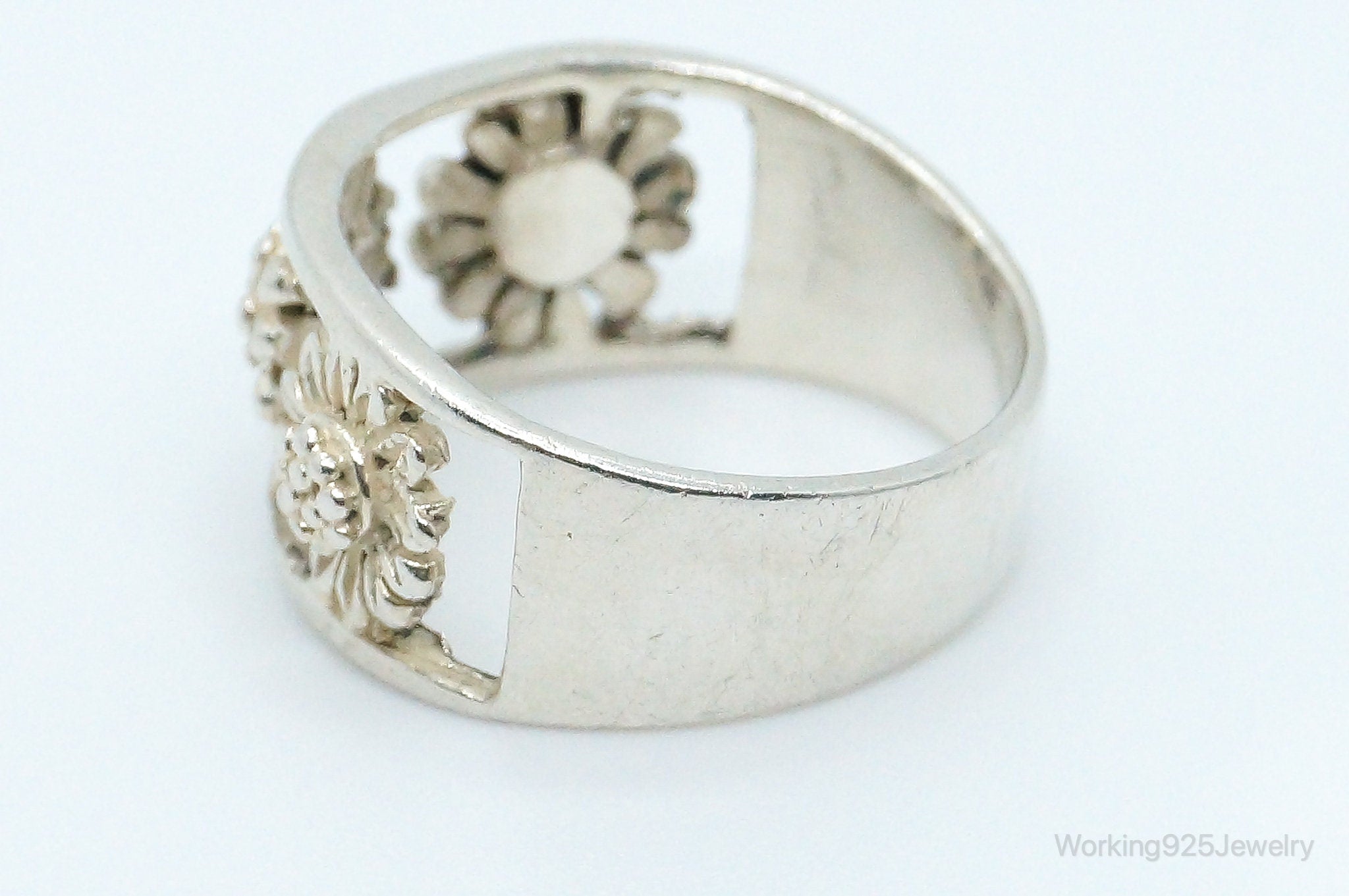 Vintage Flowers Cut Out Sterling Silver Band Ring - Size 6.5