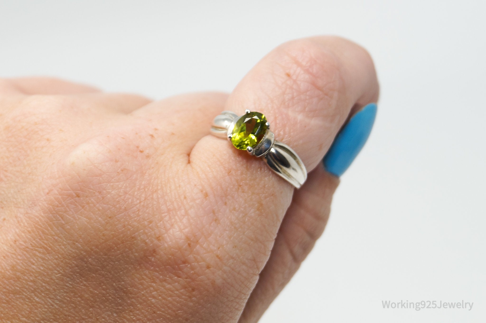 Vintage Green Peridot Sterling Silver Ring - Size 9