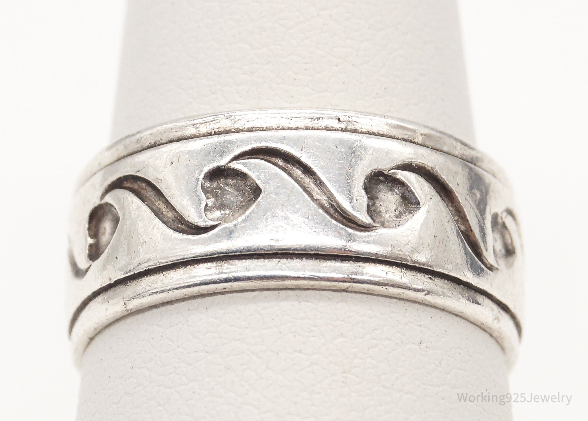 Antique Designer Vargas Hearts Pattern Sterling Silver Band Ring - Size 7