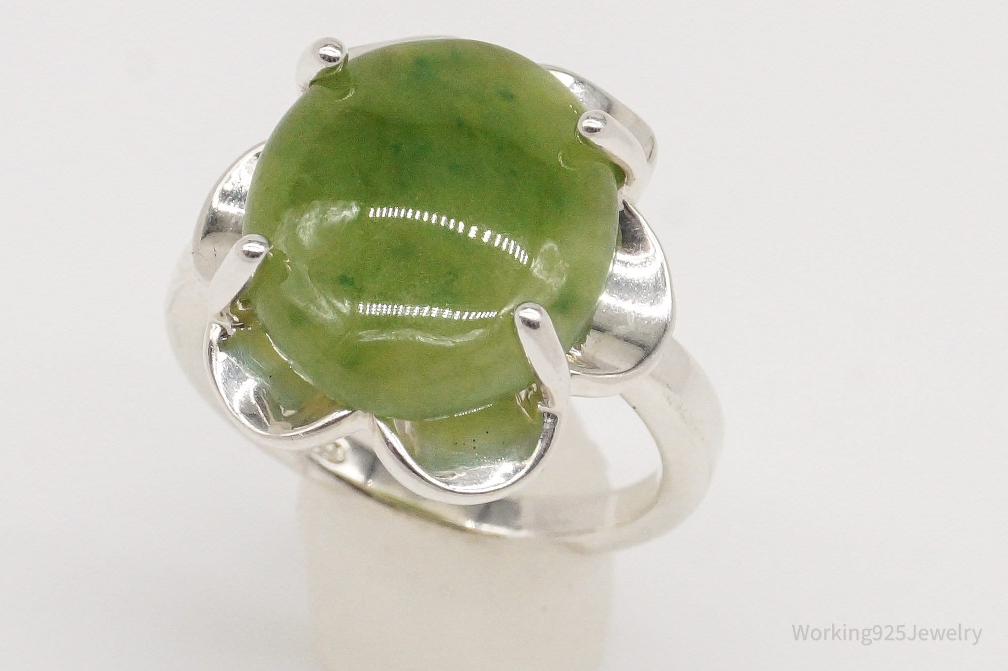 Vintage Green Jade Sterling Silver Ring - Size 4.75