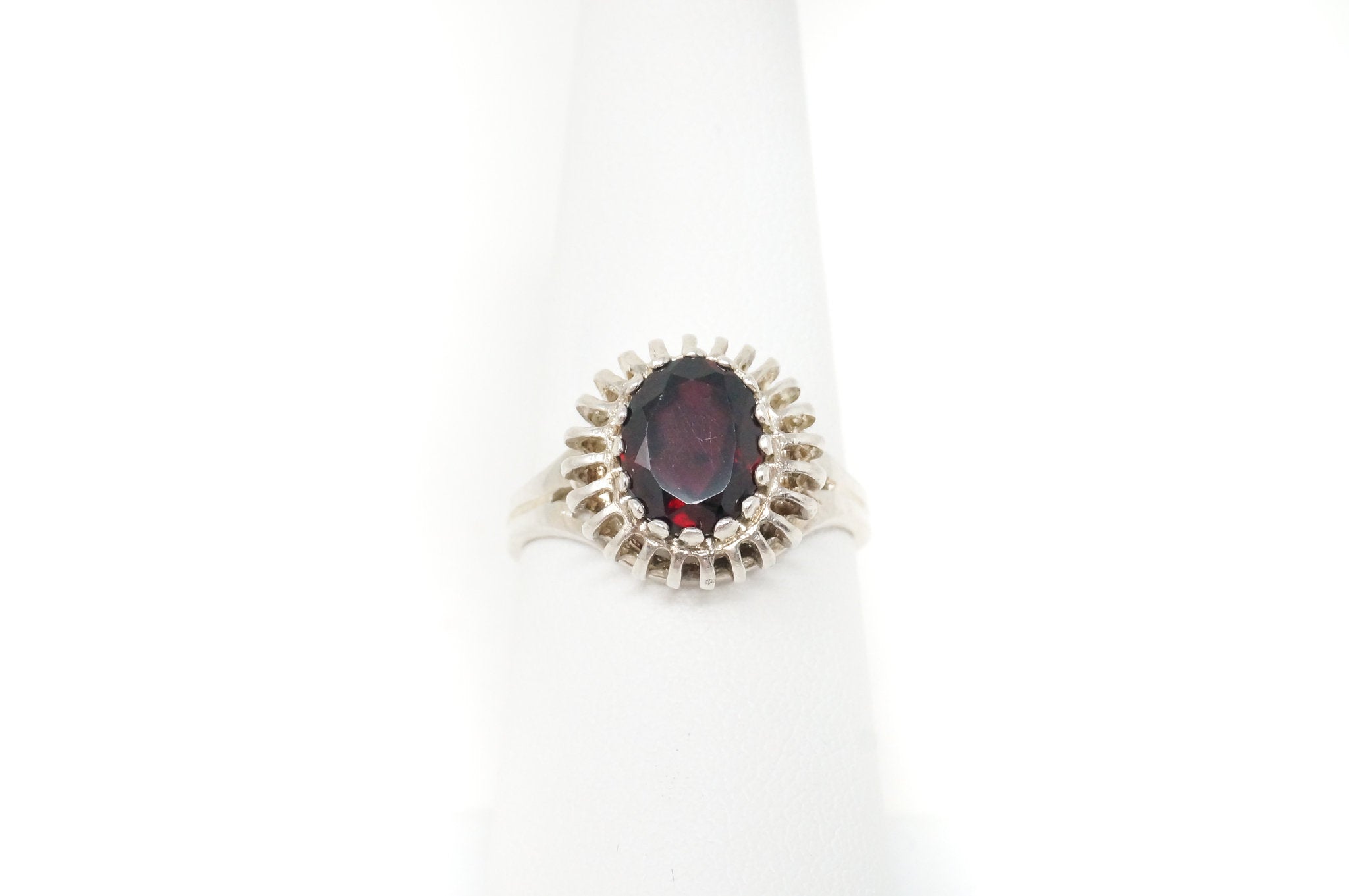 Vintage Art Deco Style Red Garnet Sterling Silver Modernist Ring Size 6.75