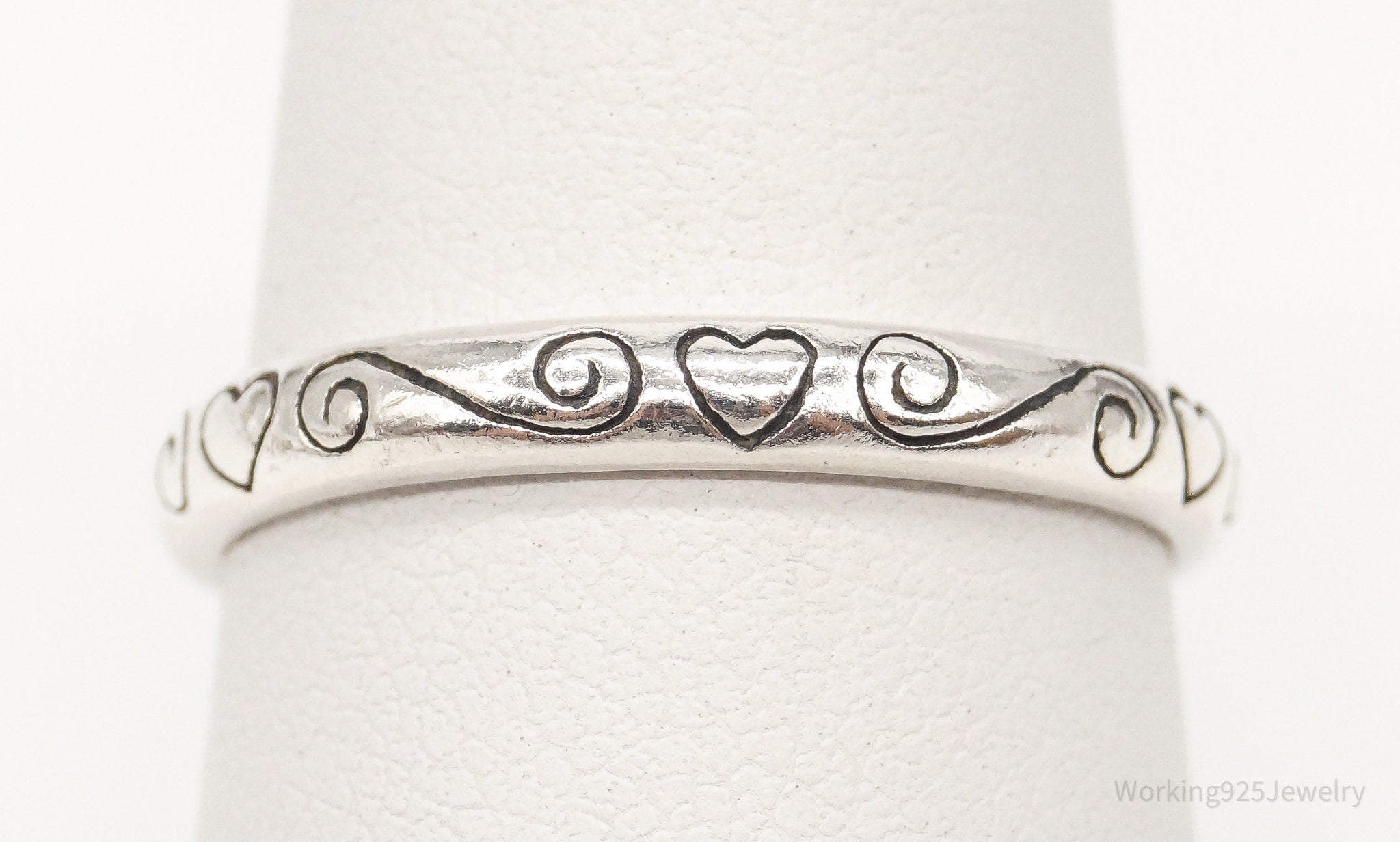 Vintage Hearts Pattern Sterling Silver Band Ring - Size 7.5