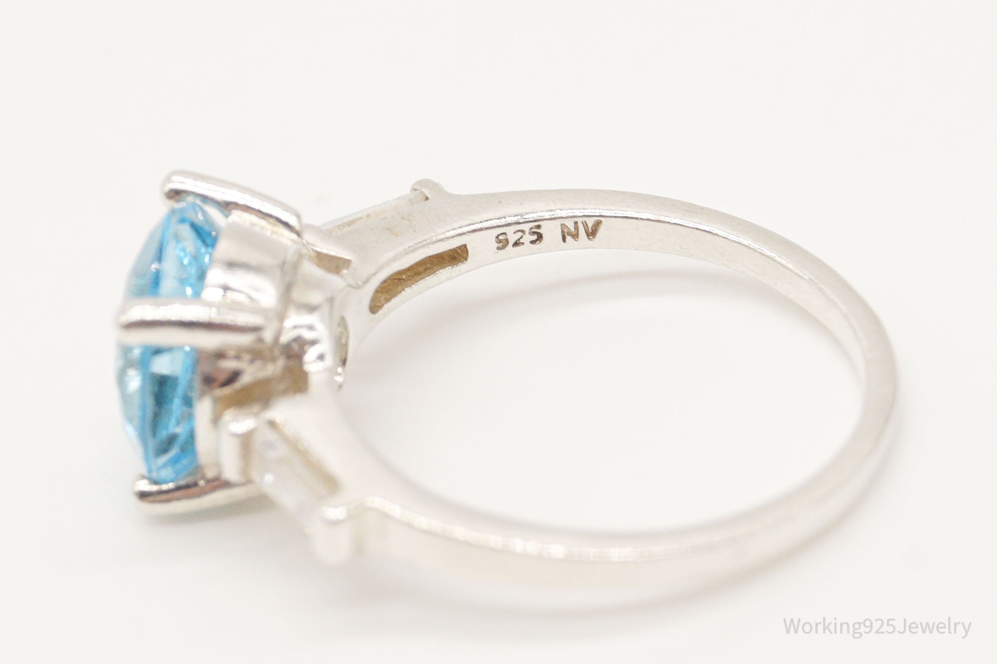 Vintage Avon Blue Topaz Cubic Zirconia Sterling Silver Ring - Size 8.25