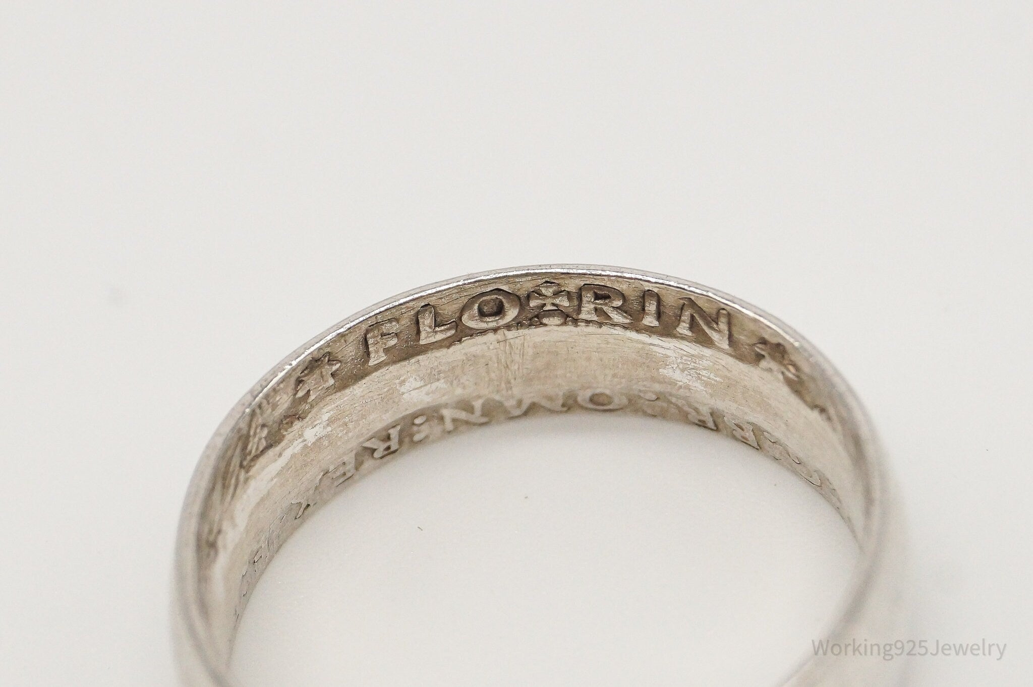 Vintage Australia Coin Silver Ring - Size 8.25