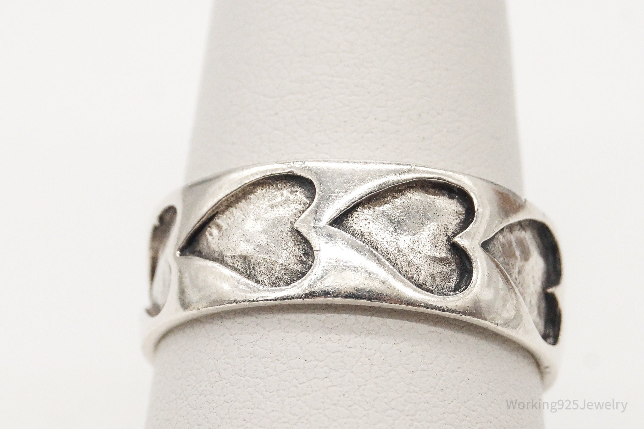 Vintage Hearts Pattern Sterling Silver Band Ring - Size 8.75