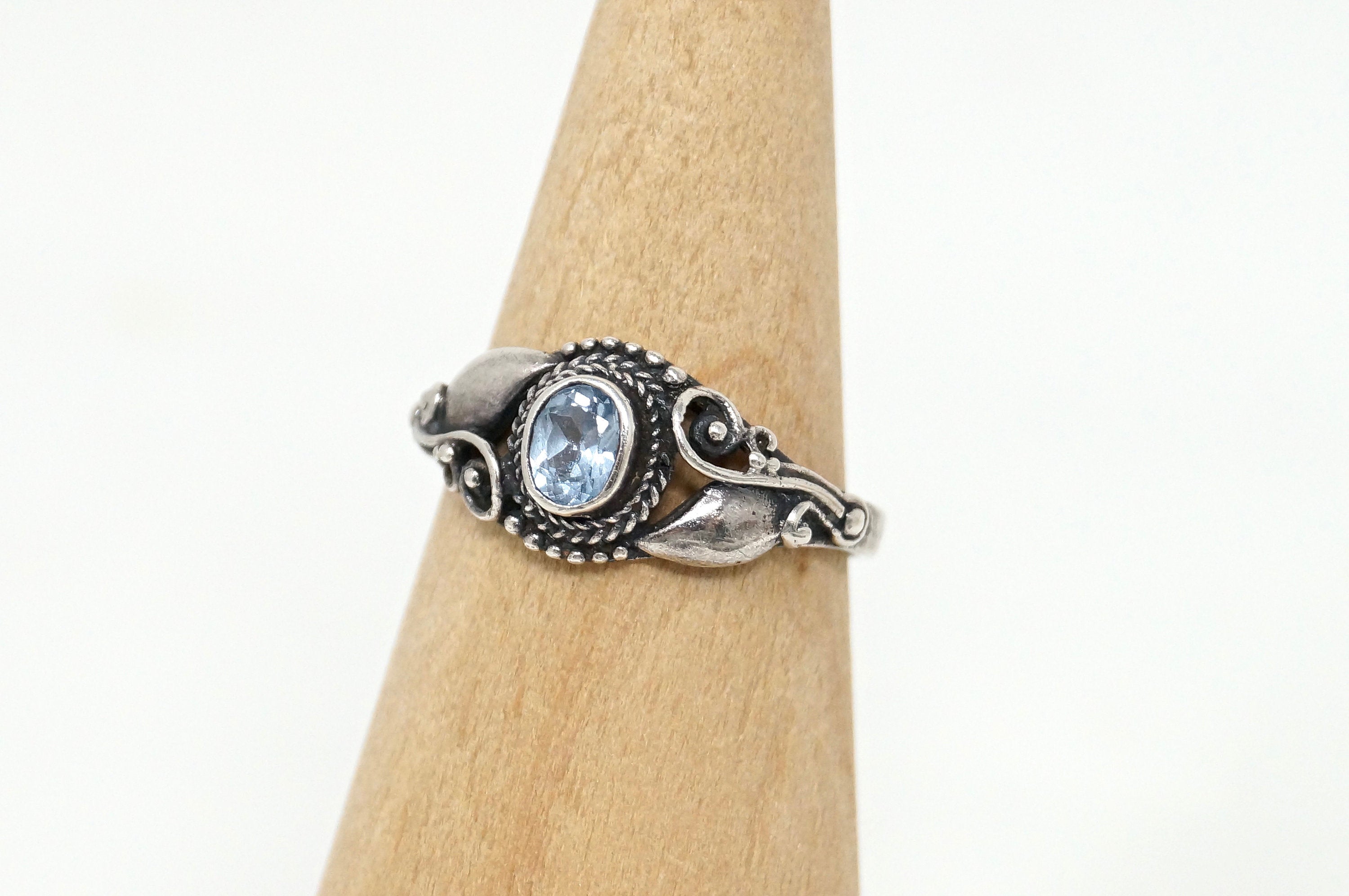 Vintage Art Nouveau Style Blue Topaz Leaf Swirl Sterling Silver Ring - Size 7